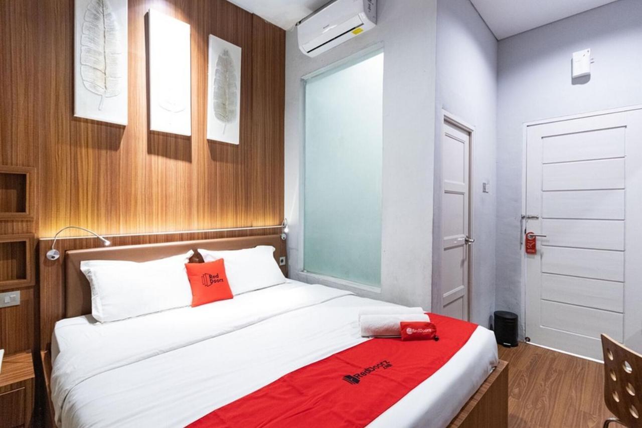 Reddoorz Premium Near Centre Point Mall Medan Exterior foto